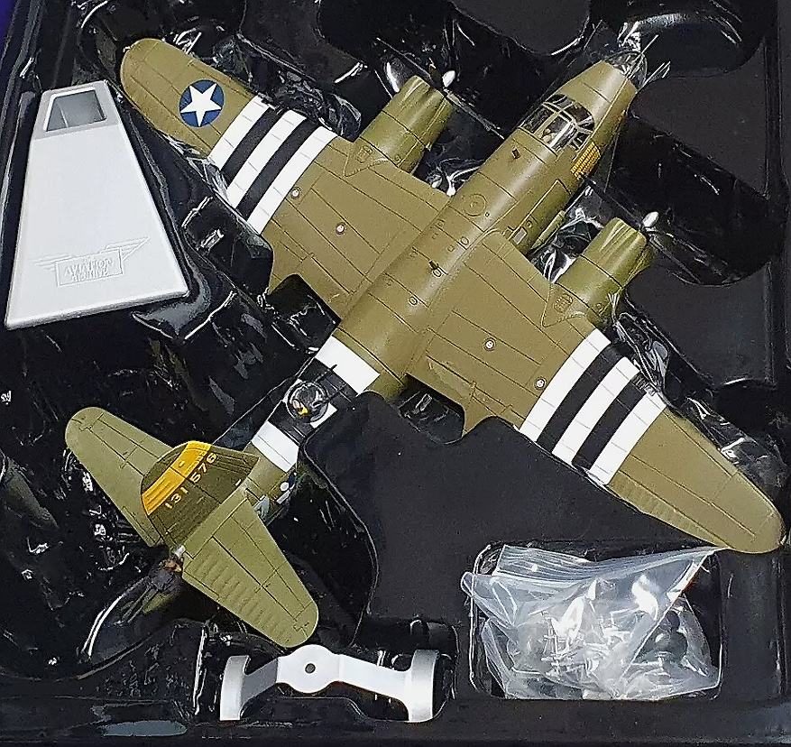 B-26B, Marauder Dinah Might, David Dewhurst, Normandy, France, D-Day, 1944, 1:72, Corgi 