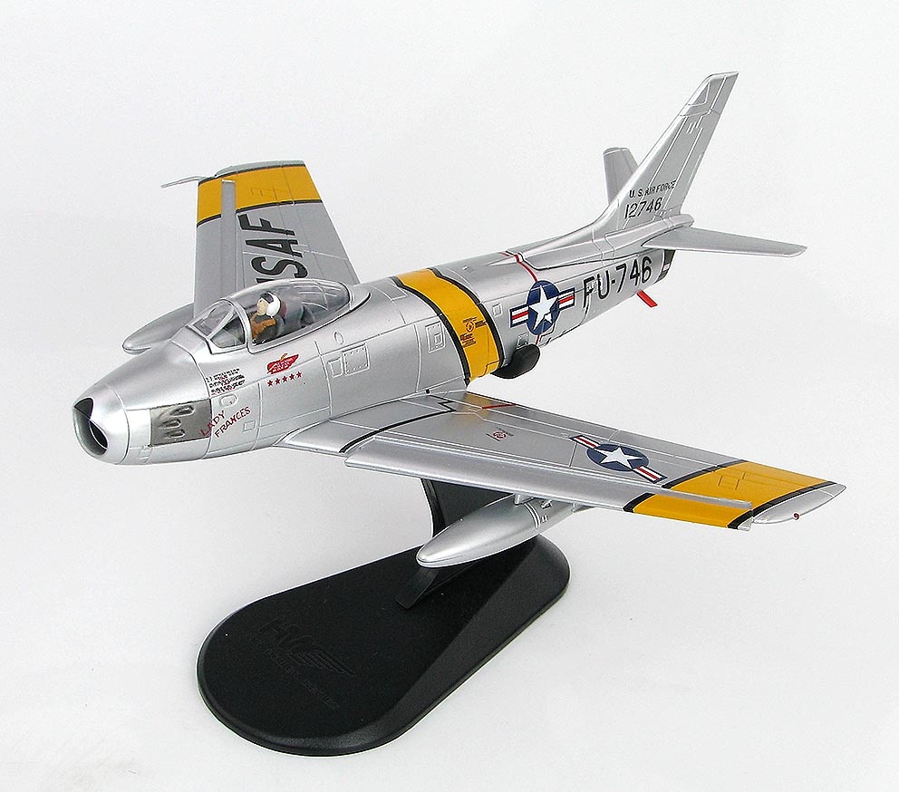 F-86E Sabre FU-746, Col. Maj. William H. Westcott y Francis S. Gabreski, 25th FIS/51st FIW, October, 1951, 1:72, Hobby Master 