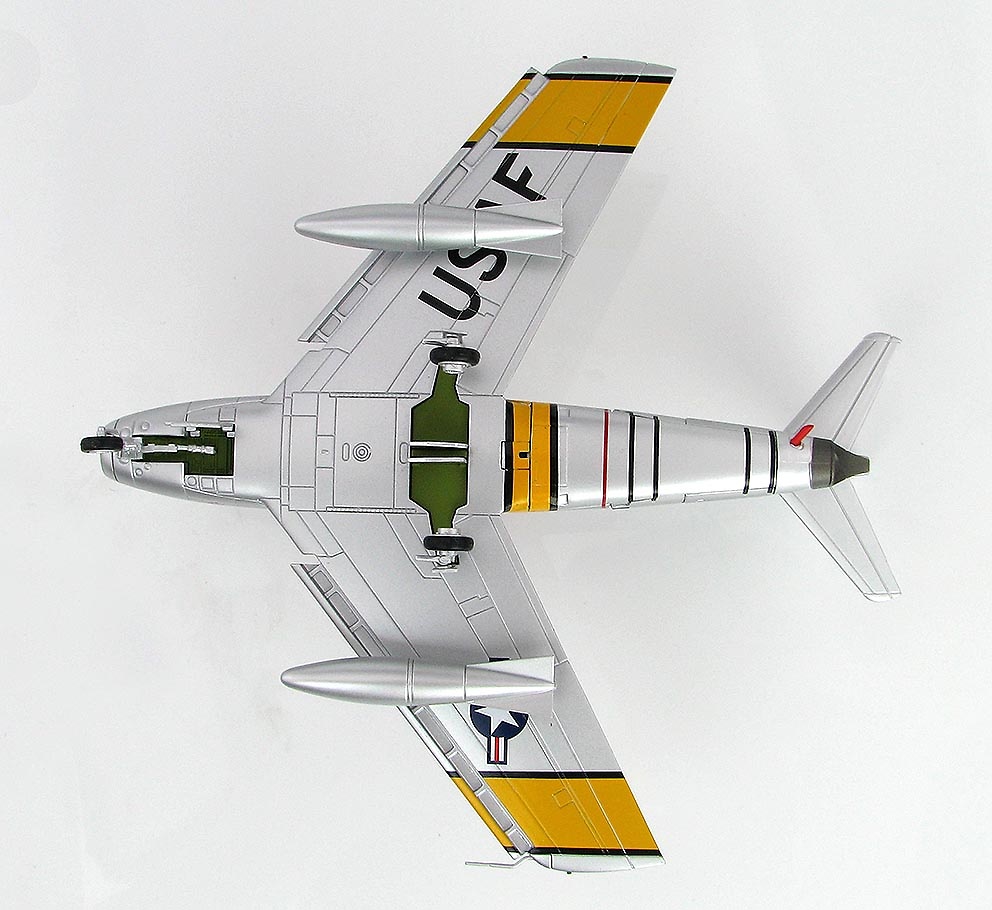 F-86E Sabre FU-746, Col. Maj. William H. Westcott y Francis S. Gabreski, 25th FIS/51st FIW, October, 1951, 1:72, Hobby Master 