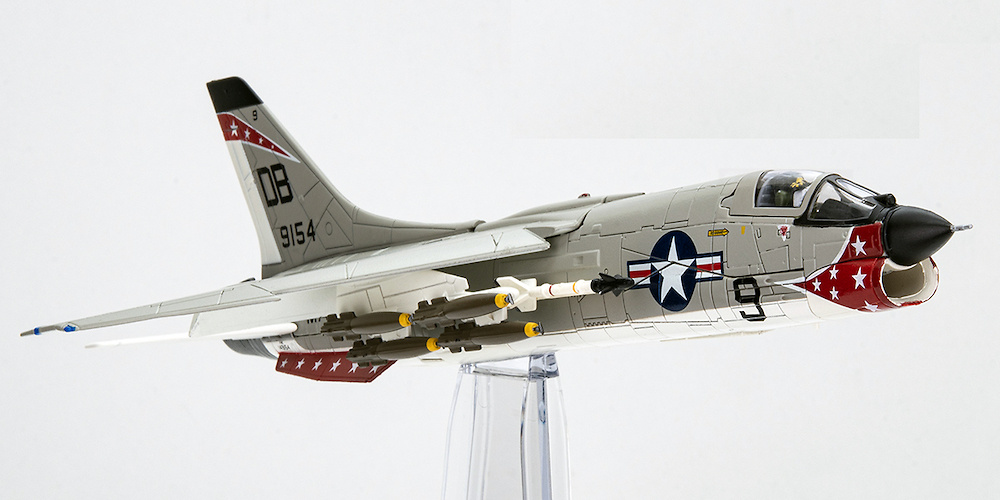 F8E Crusader USN VMF(AW)-235 Death Angels DB8 1966 (Flaps down version), 1:72, Century Wings 