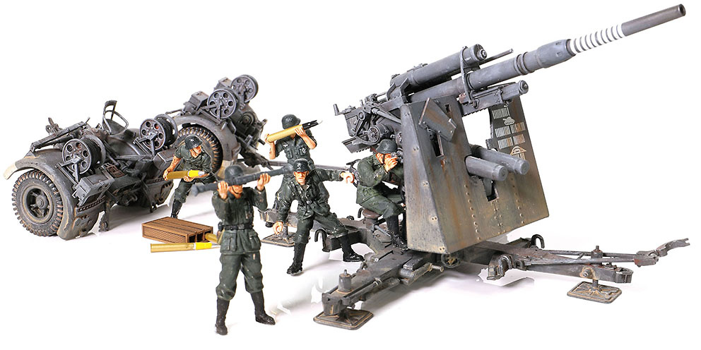 German Krupp Flak 36 with Flak Rohr 36 gun barrel & sd. 202 tow vehicle (w/ 5 figures), 1:32, Forces of Valor 