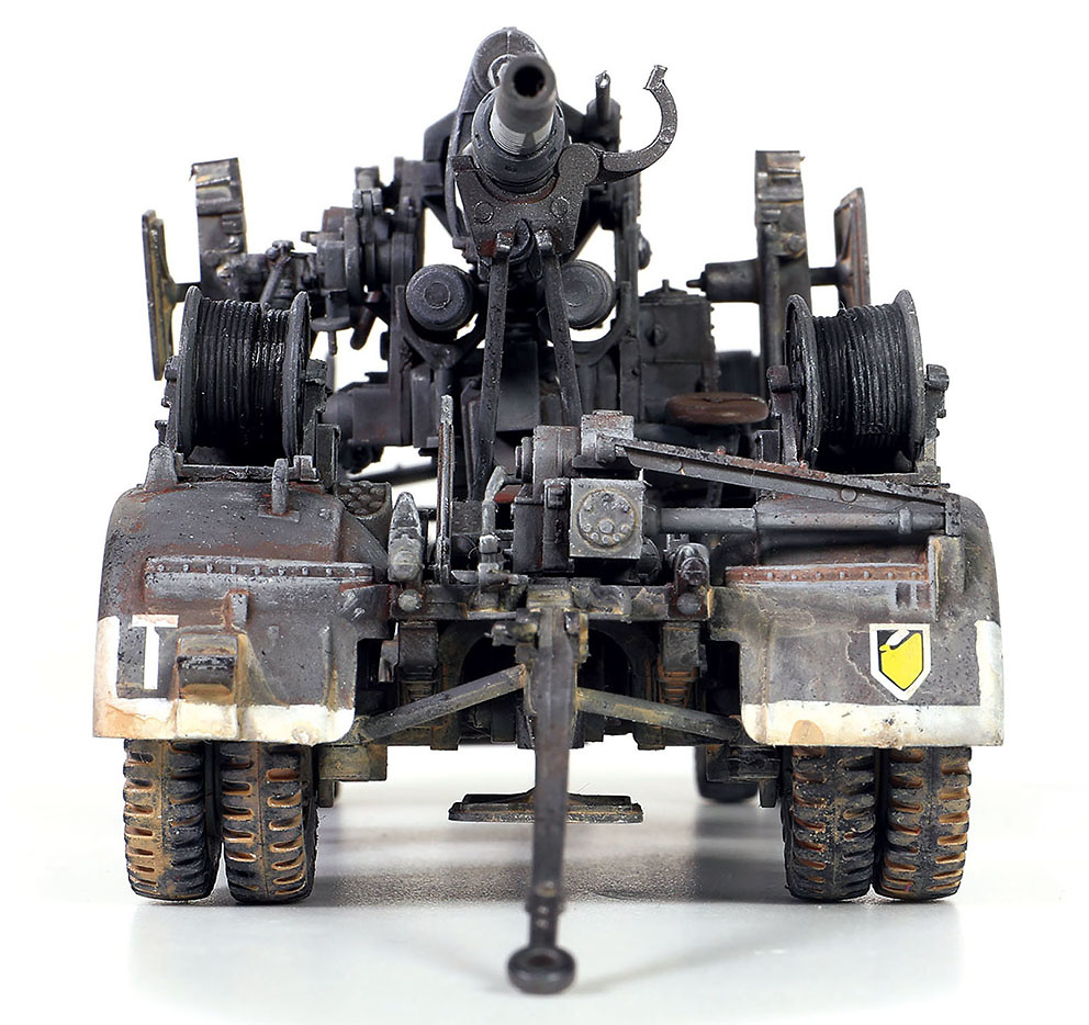 German Krupp Flak 36 with Flak Rohr 36 gun barrel & sd. 202 tow vehicle (w/ 5 figures), 1:32, Forces of Valor 