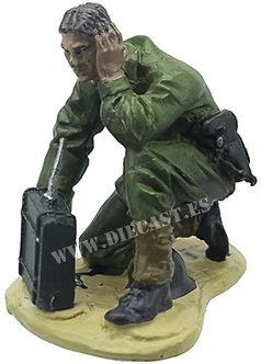 German radio operator, 1943, 1:32, Hobby & Work 