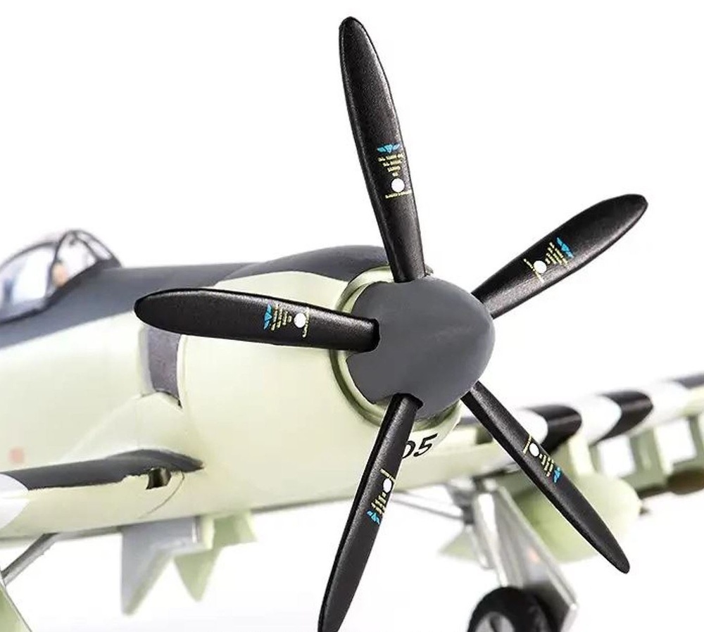 Hawker Sea Fury FB.Mk 11, 804th Sqn. FAA, HMS Glory, Korean War, 1951, 1:72, JC Wings 