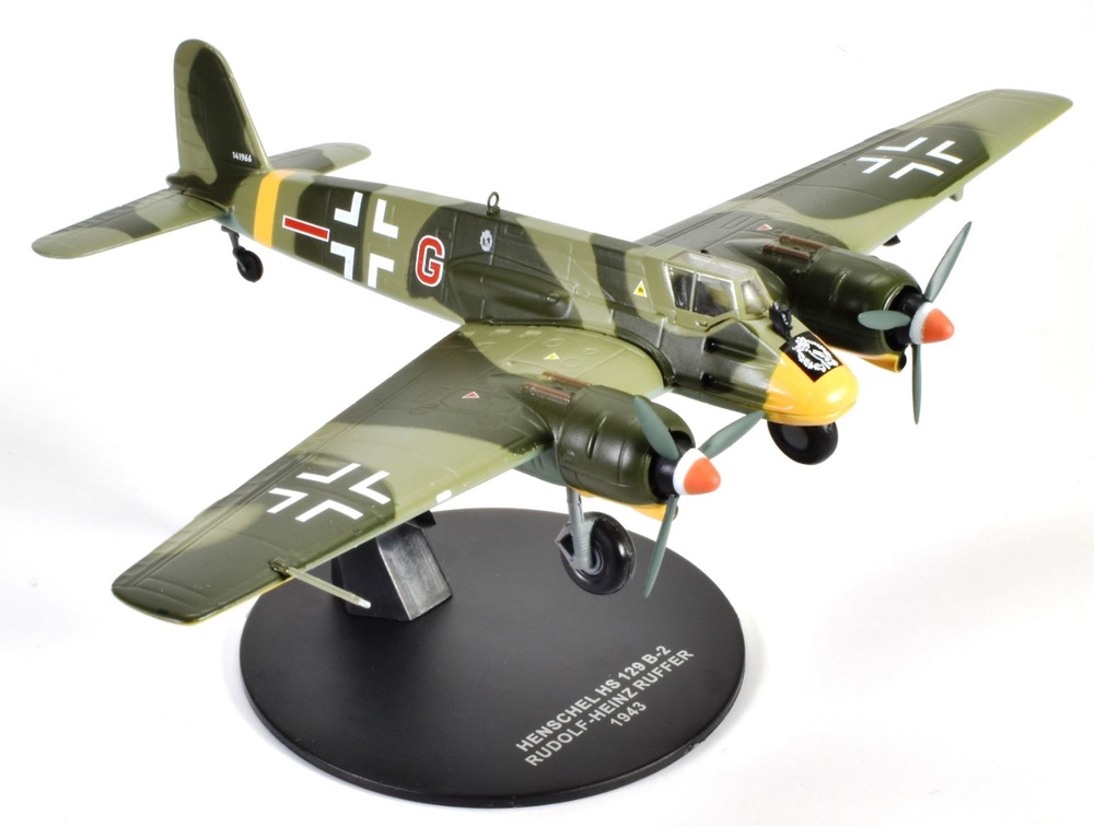 Henschel HS 129 B-2 pilotado por Rudolf-Heinz Ruffer, 1943, 1:72, Atlas 