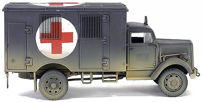 Opel BLITZ GERMAN 4x4 AMBULANCE 1940, 1:32, Forces of Valor 