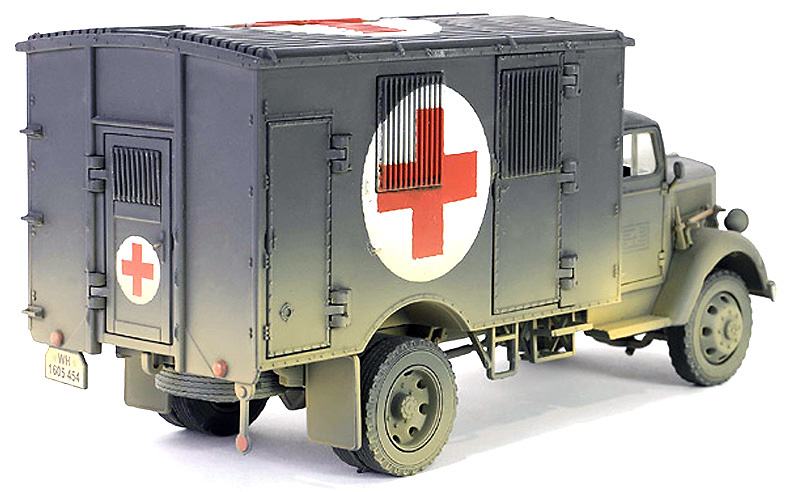 Opel BLITZ GERMAN 4x4 AMBULANCE 1940, 1:32, Forces of Valor 