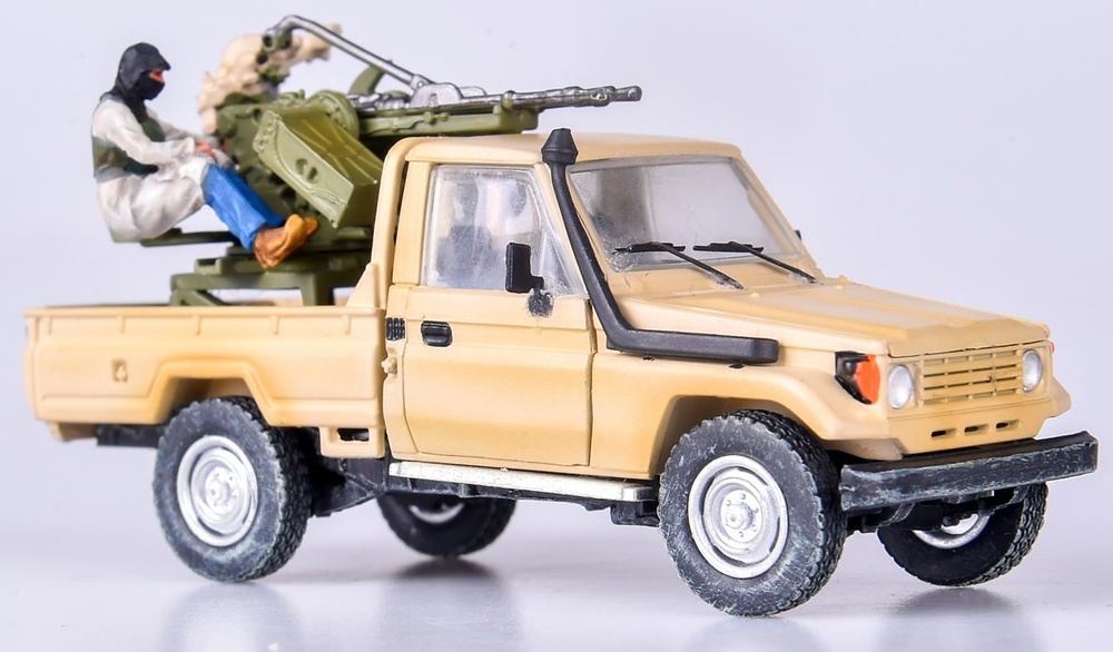 Pickup with ZPU-2 (figures not included), 1:72, Panzerkampf 