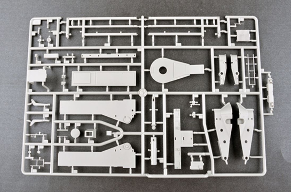 Russian 9A53 Uragan-1M MLRS (Tornado-s), 1:35, Trumpeter 