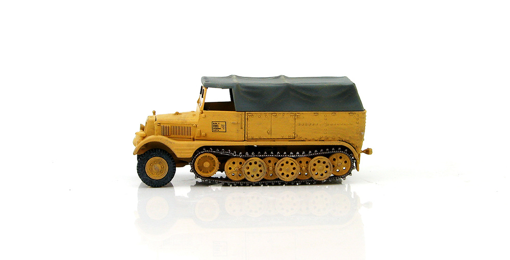 Sd. Kfz. 11, 3 ton Half Track 21st Panzer Div., Normandy, France 1944, 1:72, Hobby Master 