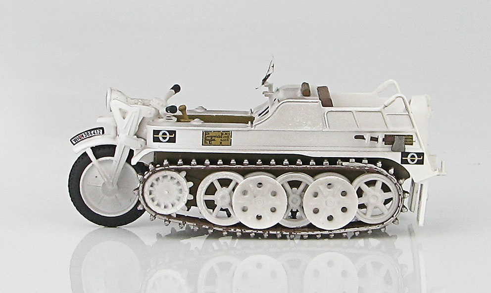 Sd.Kfz. 2 Kettenkrad C. 1st Skijager-Brigade, Russia, Winter 1944, 1/48, Hobby Master 