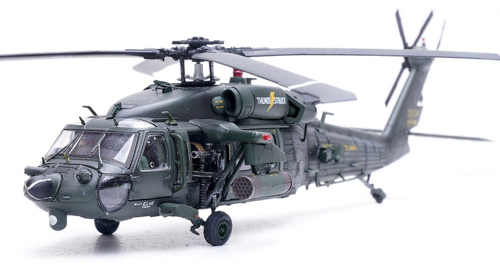 Sikorsky MH-60L Black Hawk 'Thunderstruck', 1:72, Panzerkampf 