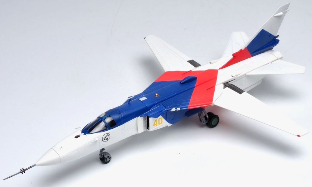 Sukhoi Su-24MR Fencer-E Diecast Model Russian Air Force, Yellow 40, Russia, 1:72, Calibre Wings 