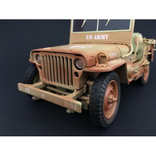 US Army Jeep, desert color (with dirt marks), World War II, 1:18, American Diorama 