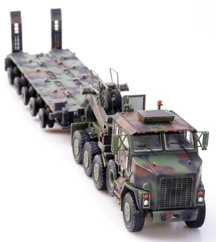 US Oshkosh M1070 Tank Transporter with M1000 Trailer – Green Camouflage, 1:72, Panzerkampf 