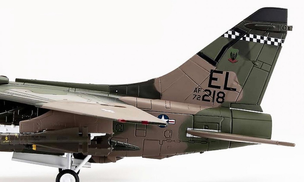 Vought A-7D Corsair II, USAF 23rd TFW, 1:72, Century Wings 