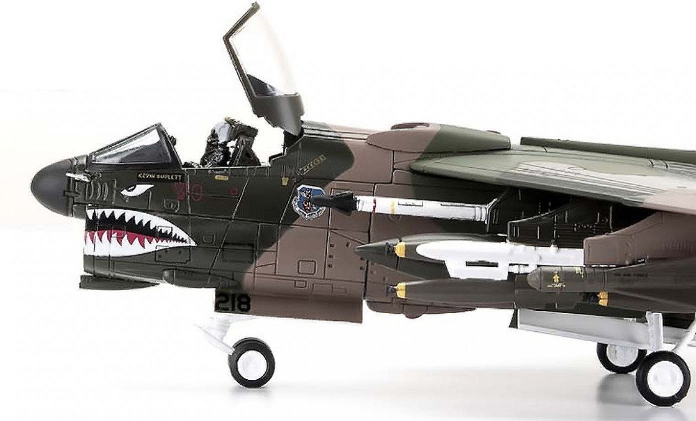 Vought A-7D Corsair II, USAF 23rd TFW, 1:72, Century Wings 