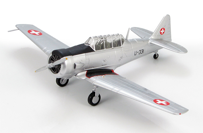 AT-16 Harvard U-331, Swiss Air Force, años 60, 1:72, Hobby Master 