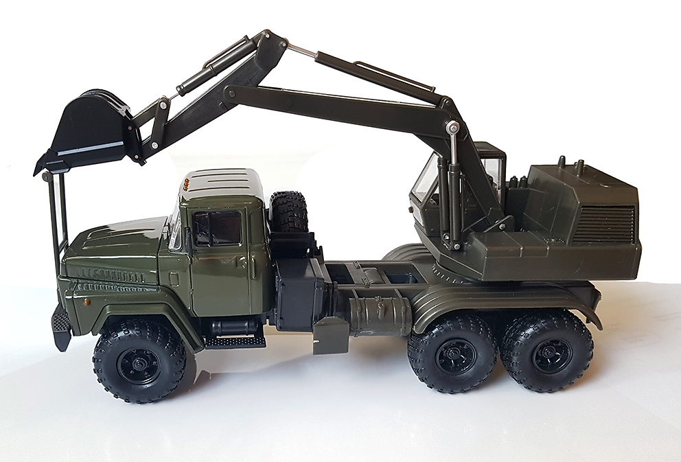 Camión KrAZ 260 AOV-4422 oscuro oliva, Ucrania, 1:43, SpecialC 