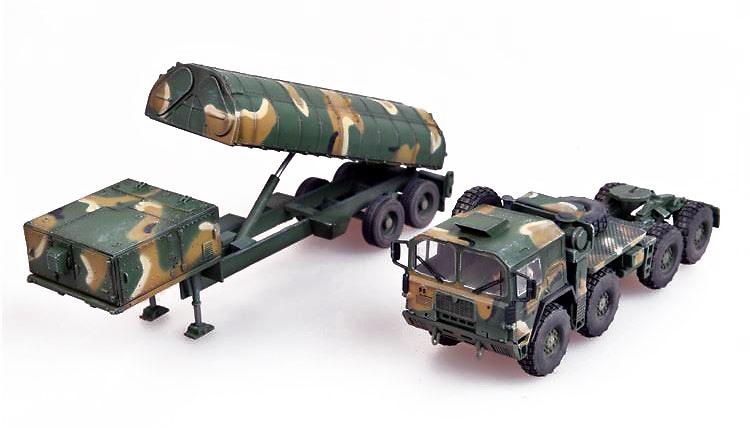 Camión Man M1014 con Tractor & BGM-109G Gryphon con Misil de Crucero, OTAN, 1991, 1:72, Modelcollect 