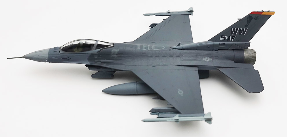 F-16CJ Fighting Falcon, USAF, 35th FW Bird for CO of 5th Air Forcem 2005, 1:100, Salvat 