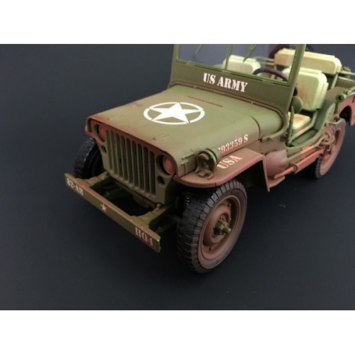 Jeep US Army, verde (con marcas de uso), 2ª Guerra Mundial, 1:18, American Diorama 