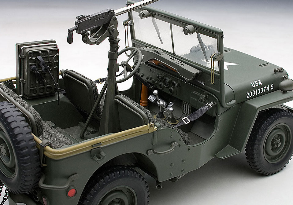 Jeep Willys con remolque, 1945, 1:18, Autoart 