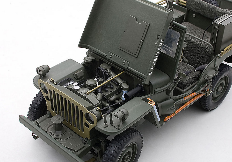 Jeep Willys con remolque, 1945, 1:18, Autoart 