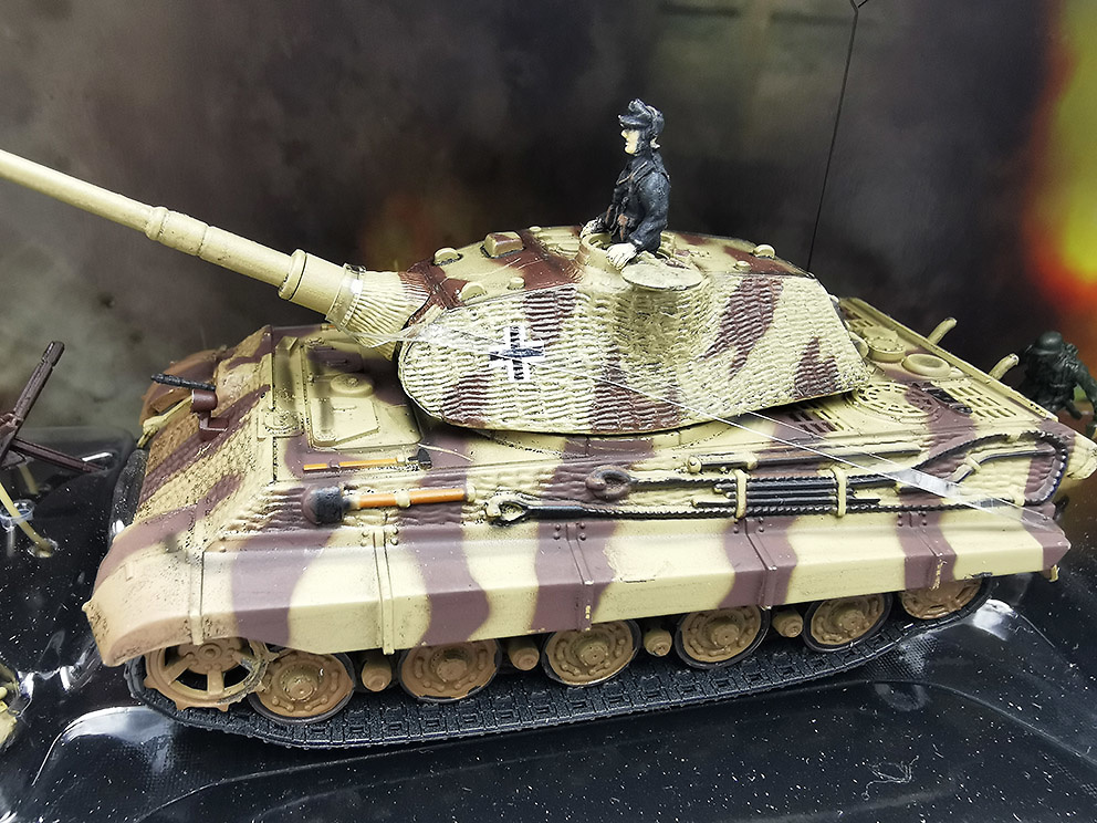 King Tiger con 4 soldados USA + 3 alemanes, Normandia, 1944, 1:72, Forces of Valor 