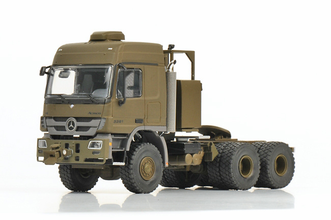 Mercedes Benz Titan 8x8, color verde, 1:50, Wsi Models 