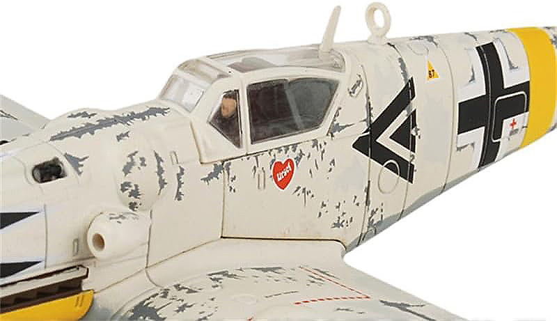 Messerschmitt Bf109G6 Erich Hartmann, Kommandeur I/JG 53, Hungría, 1945, 1:72, Corgi 