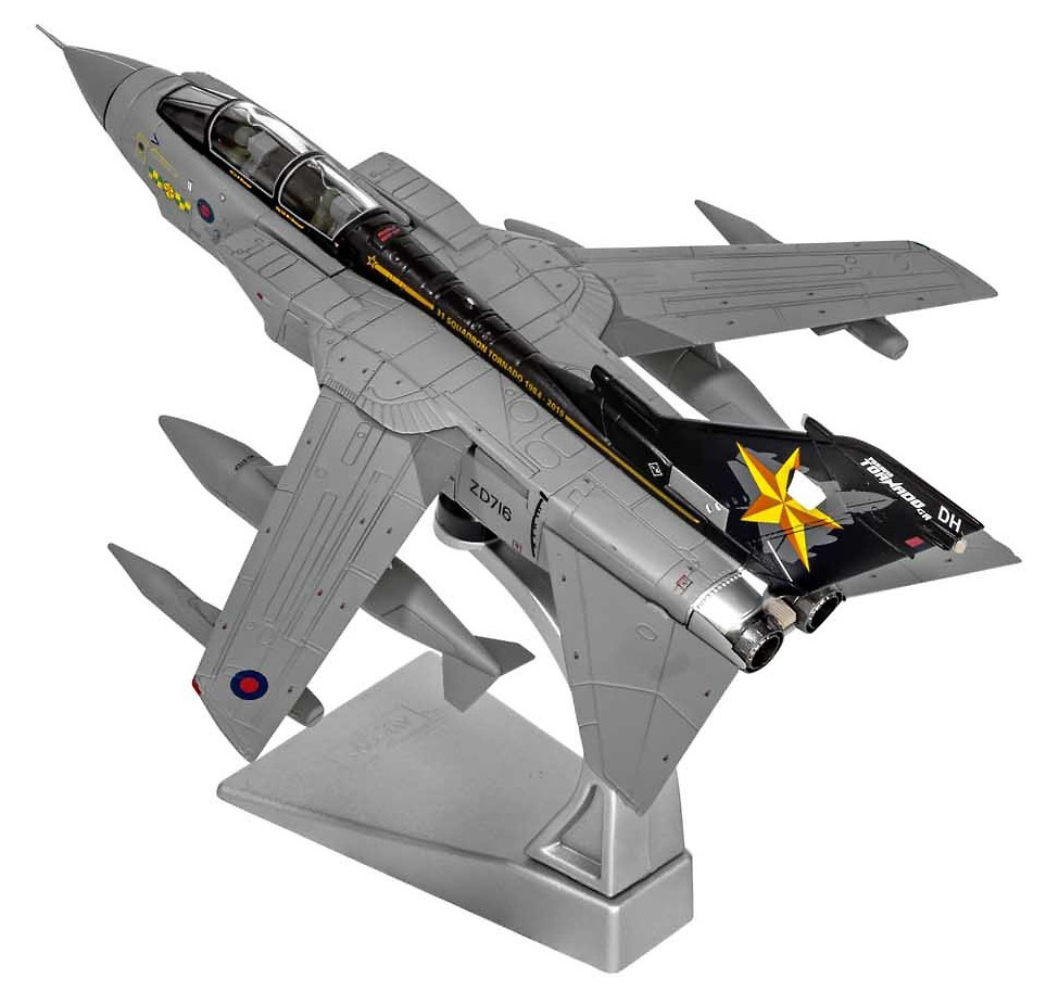 Panavia Tornado GR.4 ZG775, No.IX(B), RAF, Marham, Marzo, 2019, 1:72, Corgi 