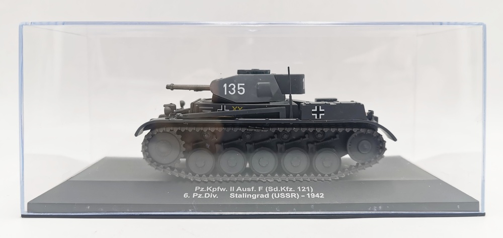 Pz.Kpfw. II Ausf. F (Sd.Kfz. 121) 6. Pz.Division, Stalingrad, 1942, 1:43, Atlas 