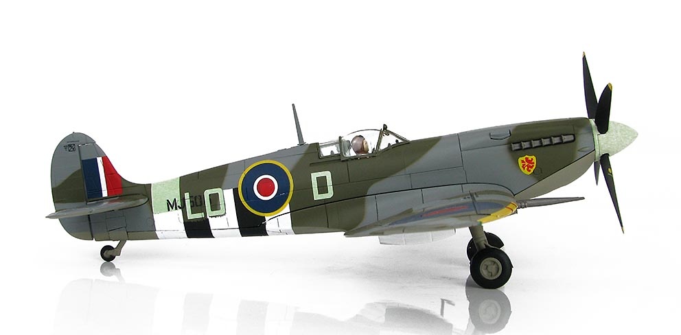 Spitfire Mk.IXc MJ586/LO-D, P/O Pierre Clostermann DFC, 602 Sqn., RAF, Francia, 1944, 1:48, Hobby Master 