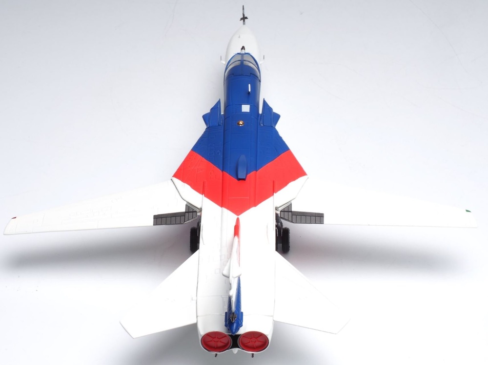 Sukhoi Su-24MR Fencer-E, Fuerza Aérea Rusa, Amarillo 40, Rusia, 1:72, Calibre Wings 