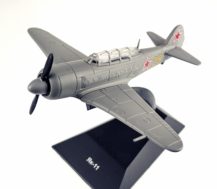 Yakovlev Yak-11, 1946-1962, 1:80, DeAgostini 